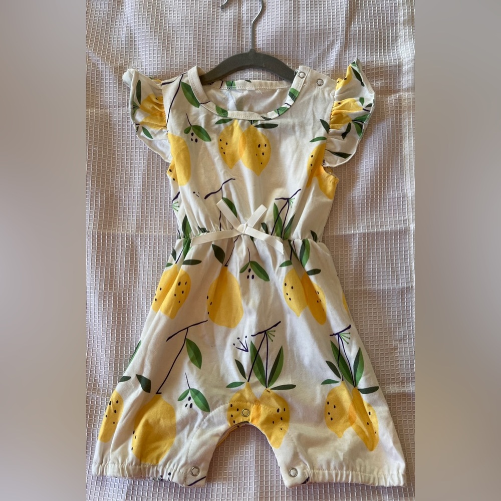 Adorable Lemon Toddler Romper! (12 months)